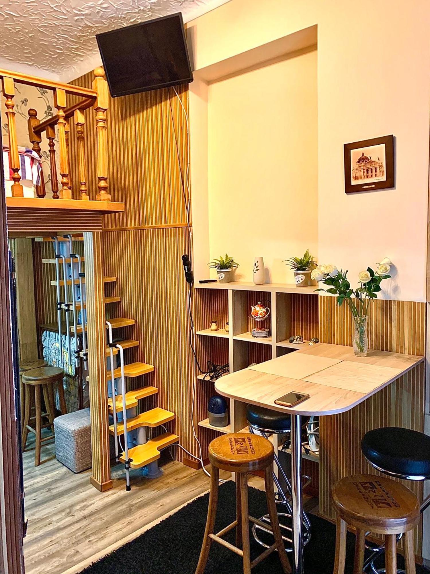 Apartment On Pekarska Street リヴィウ エクステリア 写真