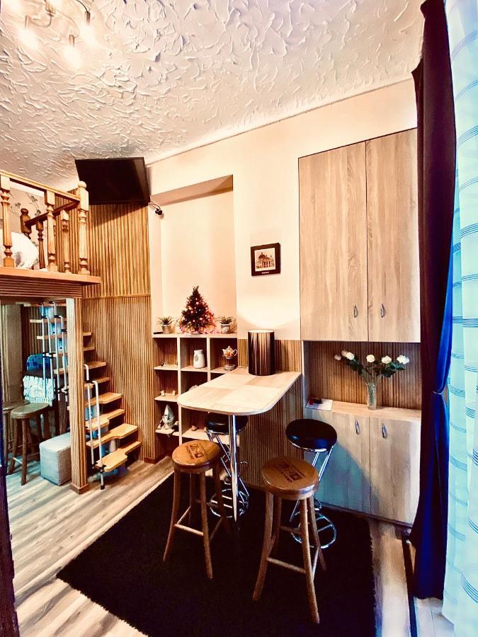 Apartment On Pekarska Street リヴィウ エクステリア 写真
